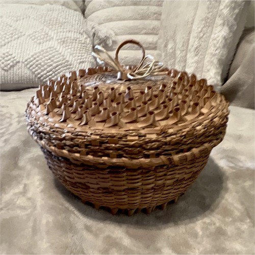 Vintage iroquois basket fancy - iroquois,
