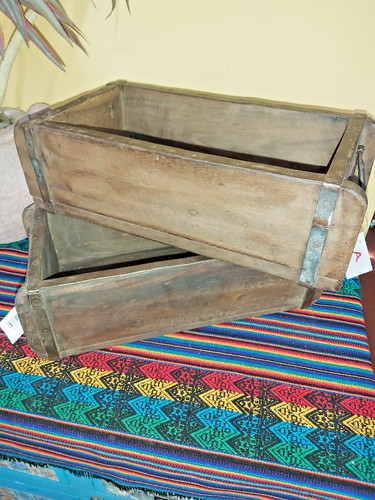 Pair traditional vintage - of,