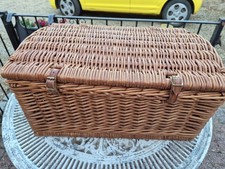 Large Vintage Wicker Hamper With Side Handles. Perfect For Outdoor Picnics/xmas