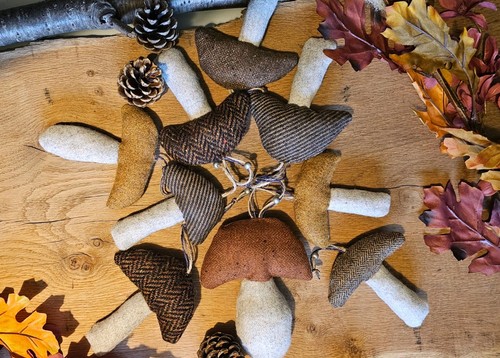 Mushrooms yule mentel - yule,