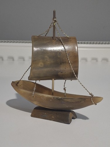 Sail boat ornament bull - sail,