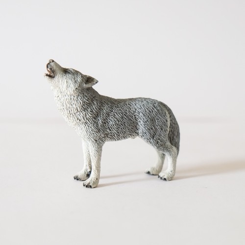 Schleich howling wolf toy - howling,