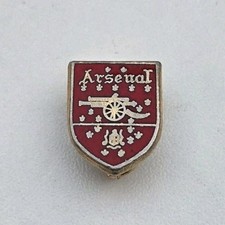 RARE ARSENAL SMALL VINTAGE SHIELD PIN BADGE