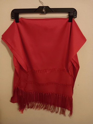 Unbranded table runner shinny - table,