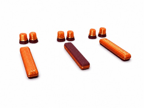 Scale burgundy orange - &,