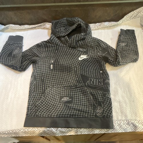 Nike boys yrs black white - 6-7,