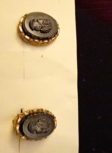 Oval cameo stud - cameo, gold