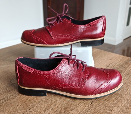 Red dead leather - red, brogue