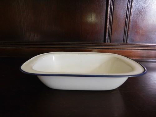 Vintage enamel white pie - enamel,