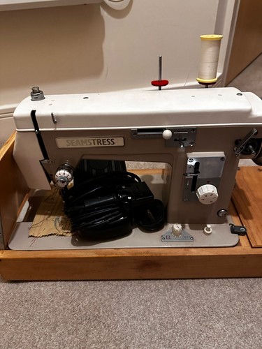 Vintage seamstress zig zag - ,