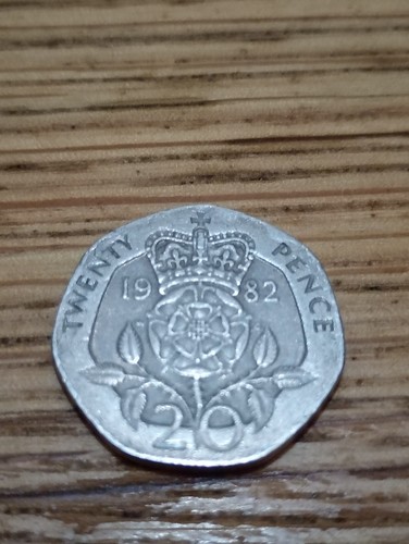 Rare 20p coin 1982 twenty - uk,