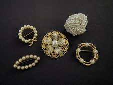 4 Vintage Modern Faux Pearl