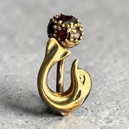 Dolphin garnet ball belly - dolphin,