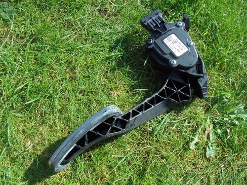 Vauxhall insignia accelerator - vauxhall,