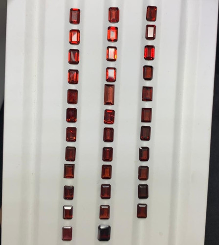 100 natural red - 100%, lot