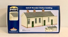 Bachmann 44-0187A Scenecraft S&DJR Wooden Station Green/Cream (Pre-Built)