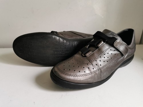 Russell bromley stuart - russell, &