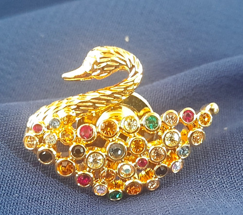 Lovely genuine swarovski gold - lovely,