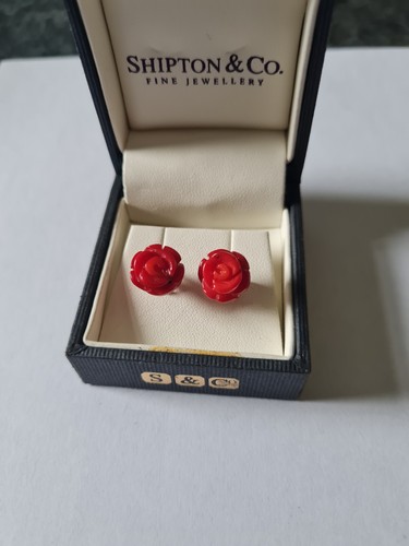Shipton hand carved red - &,