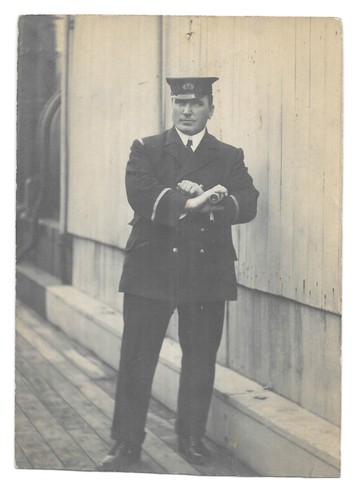 Royal naval officer - royal, with