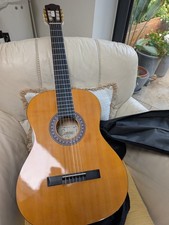 Encore ENC440FT Classical Guitar. Full Size. Excellent Condition with Case.