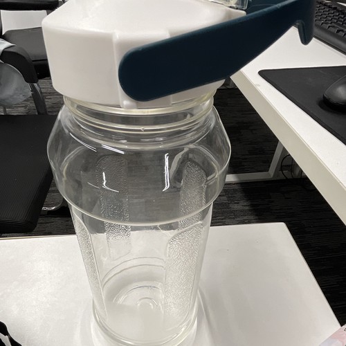 Clear plastic pitcher with lid - clear,