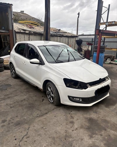 Breaking polo white 1 2 - polo, in
