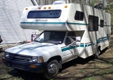 TOYOTA WINNEBEGO 21 '  RV
