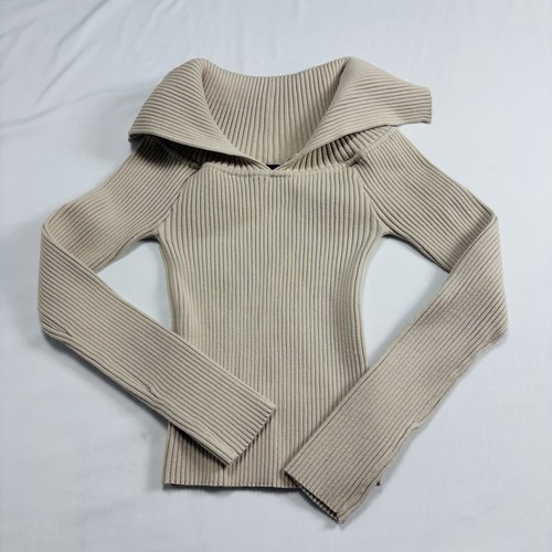 Beige ribbed ornate - beige,