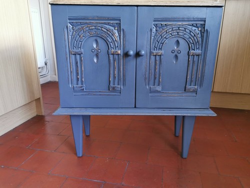 Lightly distressed solid - lightly,