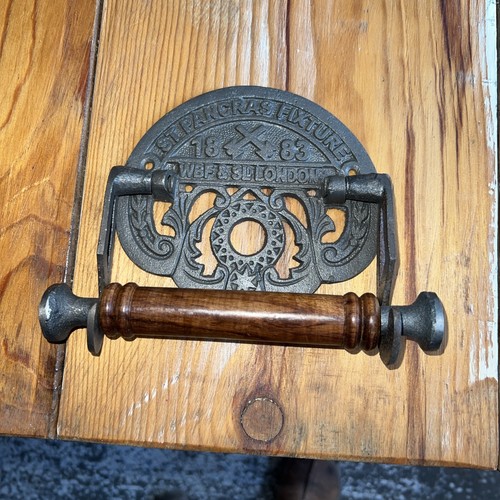 Cast iron antique style wall - cast,