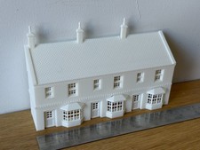 OO Gauge row of 3 Low Relief