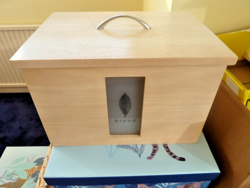 Bread bin with lid and - with,