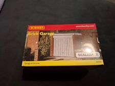 R8986 Hornby Skaledale OO Gauge Brick Garage (Pre-Owned)