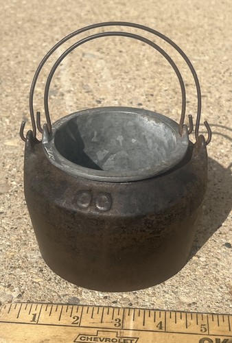 Vintage cast iron melting pot - melting,