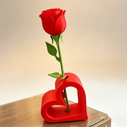 Red heart shaped rose vase - red,