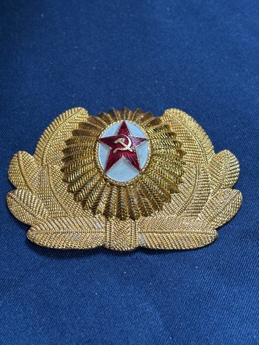Russian cap badge soviet - russian,