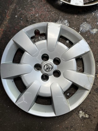 Toyota avensis wheel trim - toyota,