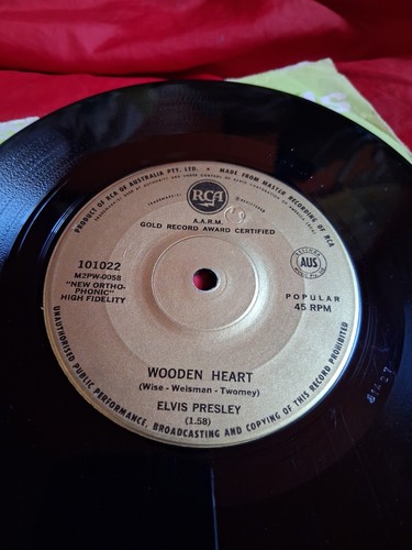 Elvis presley wooden heart - elvis, "wooden