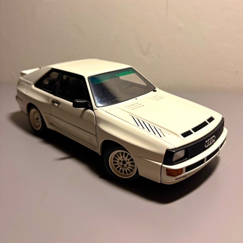 Autoart audi sport - 1/18,