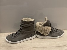 UGG Women’s Starlyn