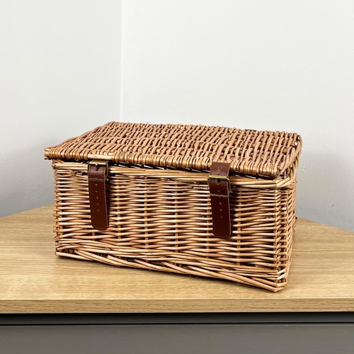 Wicker lidded storage basket - lidded,