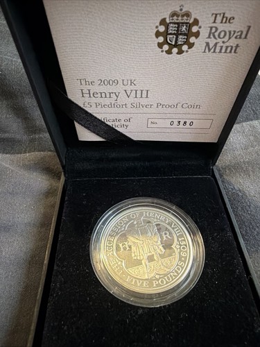 Cased royal mint 2009 henry - royal, uk