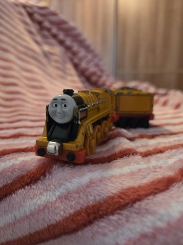 Thomas the tank engine diecast - thomas,