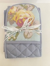 Bib Apron & Double Oven Glove