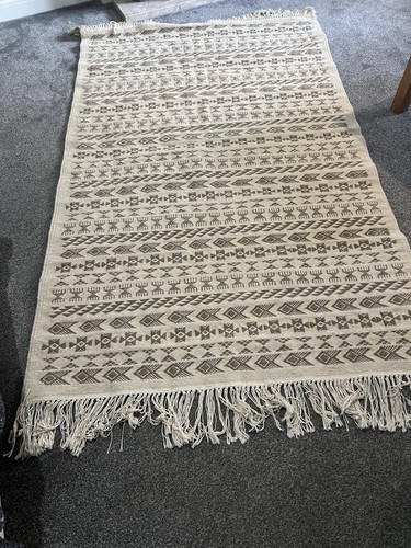 100 handmade woolen tunisian - 100%,