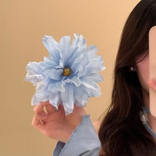 Simulation flowers grab hair - simulation,