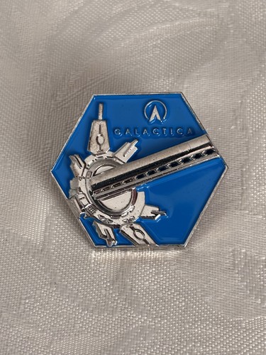 Alton towers pin badge - alton,
