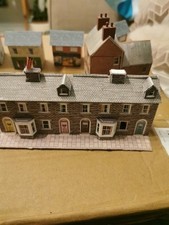 Lot 28 N Gauge Shops And Cottages