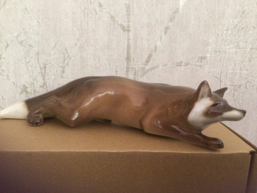 Lomonosov crouching fox - lomonosov,